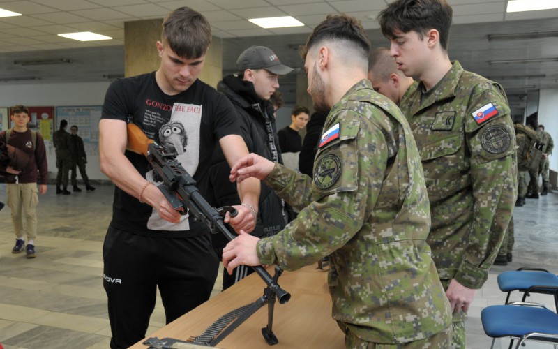 AOS navštívili stredoškoláci z celého Slovenska