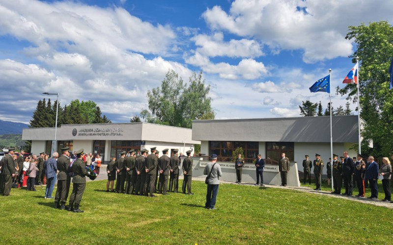 M. R. Štefánik nám pripomína hodnoty odvahy, vytrvalosti a lásky k vlasti.