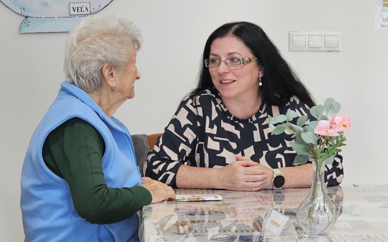 Kadeti AOS priniesli radosť seniorom v Liptovskom Mikuláši