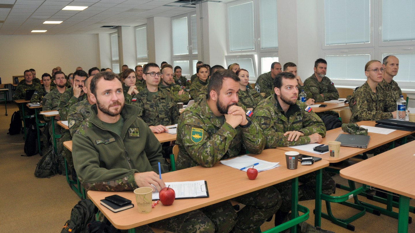 Kurzy NATO v oblasti vojenskej logistiky na AOS