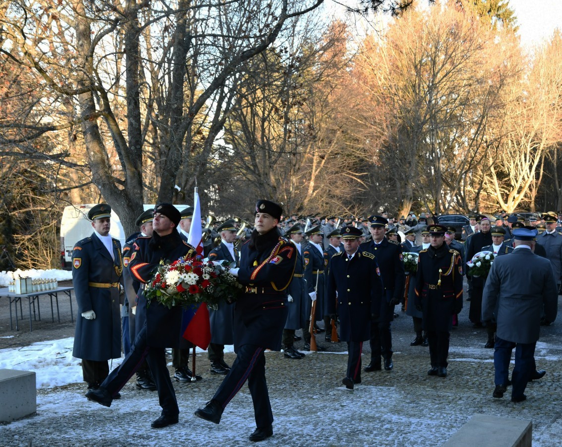 Spomienkové podujatie na vojenskom cintoríne Háj-Nicovô