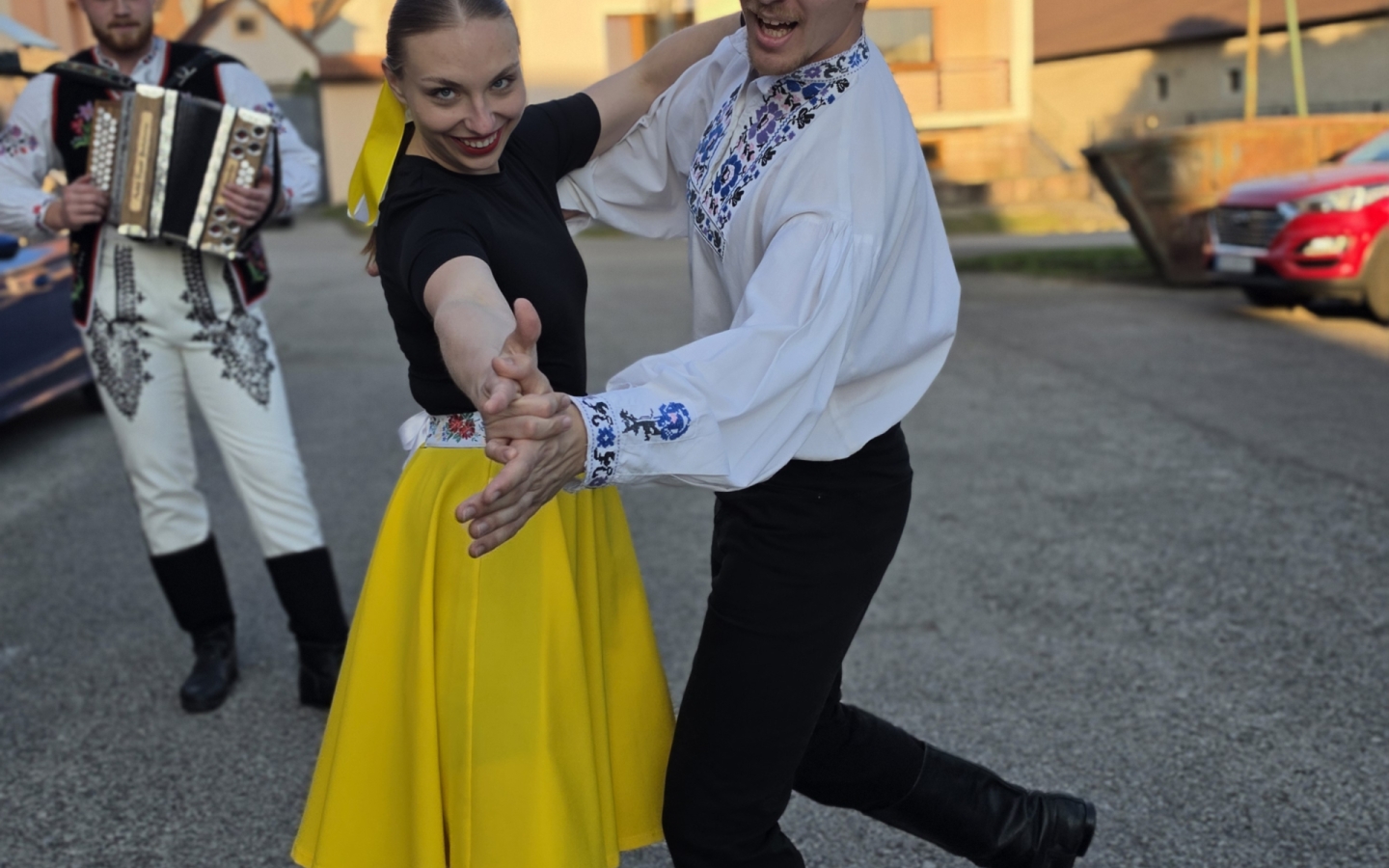 Prvé vystúpenie folkloristov z AOS