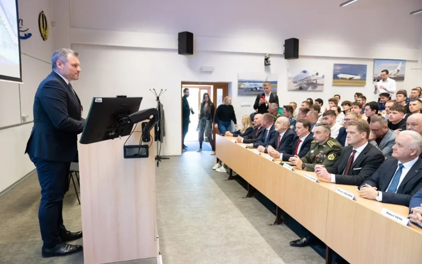 AOS pri rokovaniach na LF TUKE s ministrom obrany