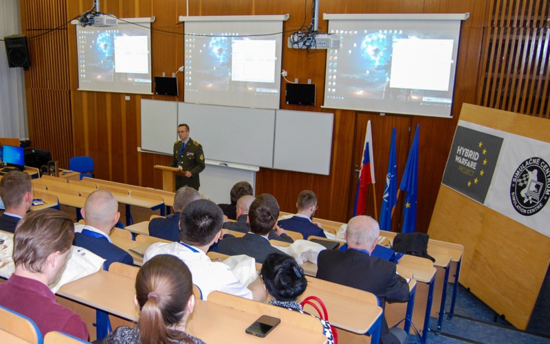 Interdisciplinárne vzdelávanie a výcvik o hybridných hrozbách