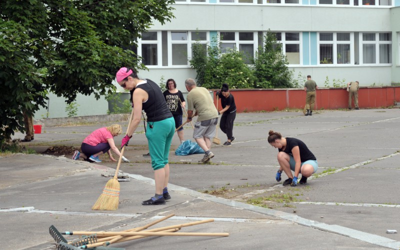 Brigáda - Skrášľovanie okolitých priestorov AOS, 21. 06. 2023