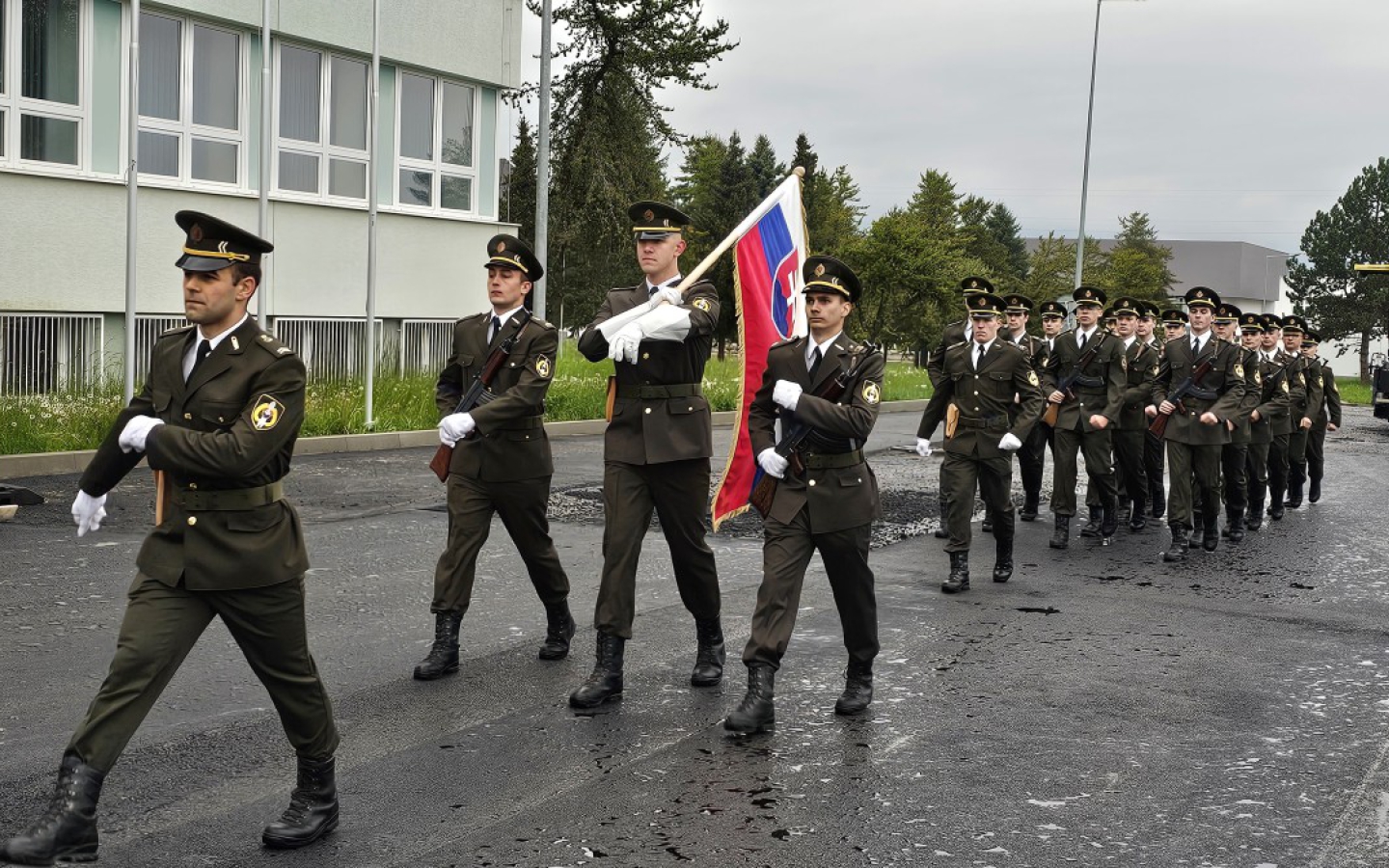 Pripomenuli sme si 80. výročie víťazstva nad fašizmom slávnostným nástupom, 07. 05. 2025