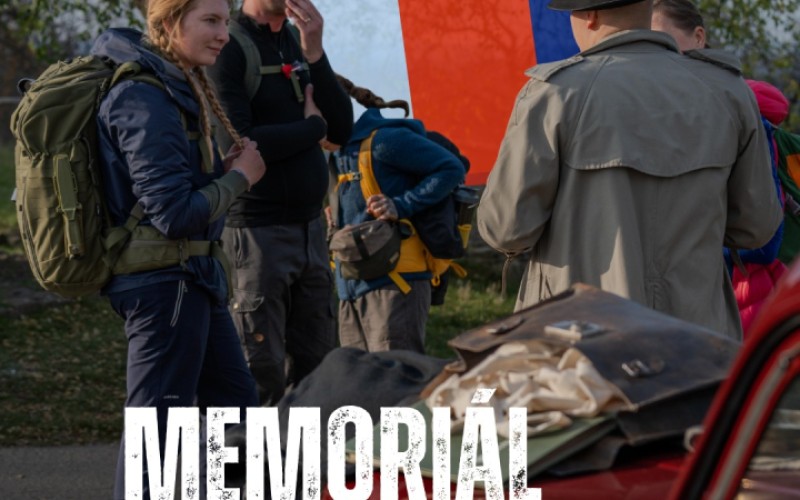 Kadeti na memoriáli československých parašutistov