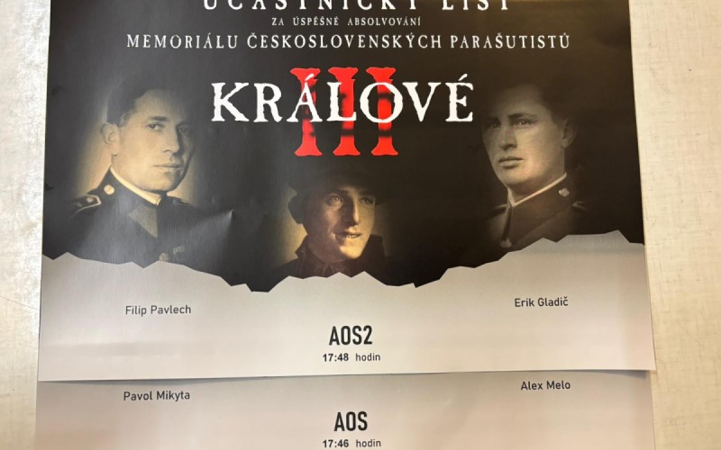 Kadeti na memoriáli československých parašutistov