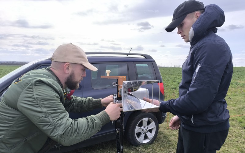 Študenti KtE na EUDIS Defence Hackathon
