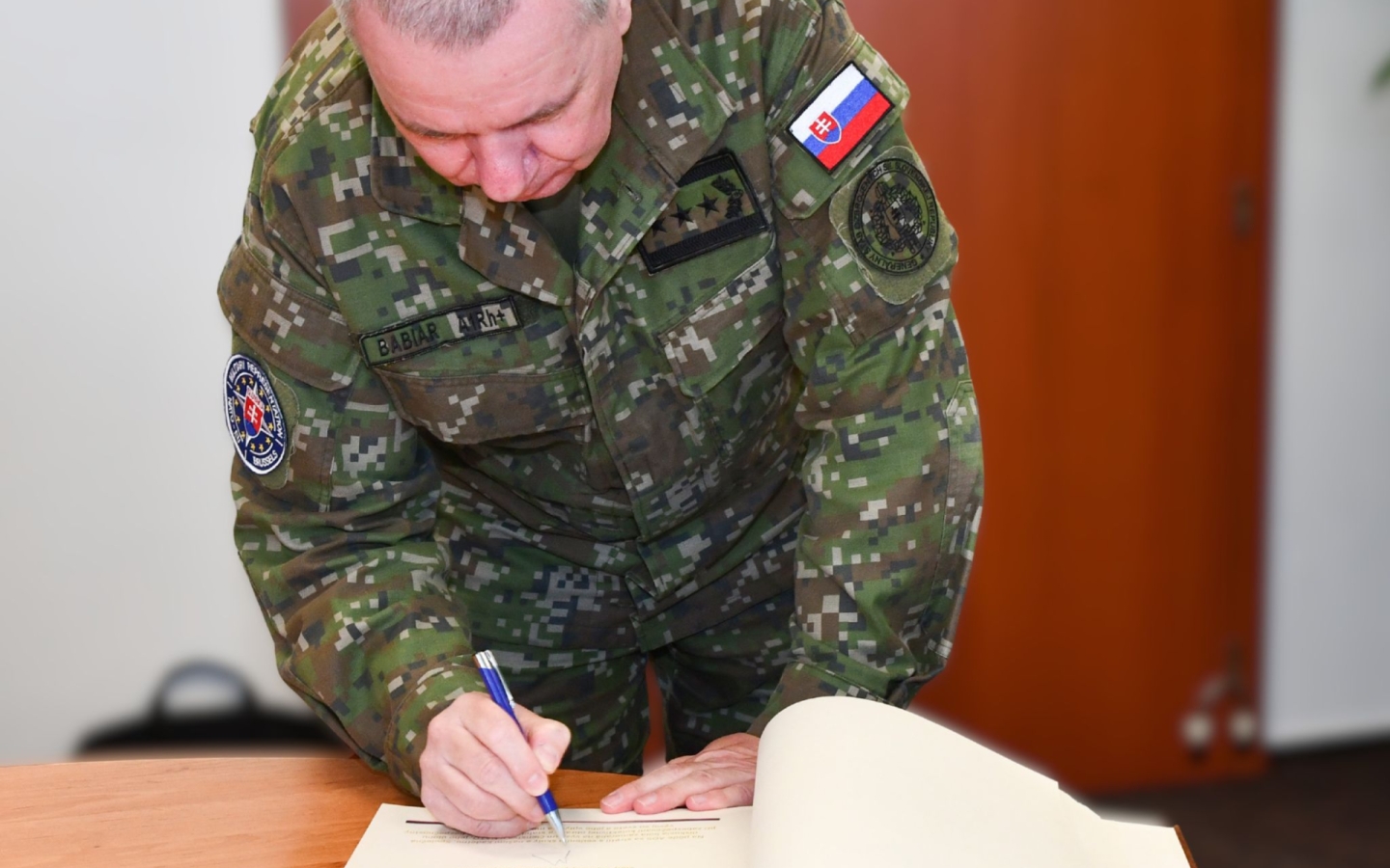 Stály predstaviteľ SR pri NATO a stály vojenský predstaviteľ SR pri NATO a EÚ na pôde AOS, 28. 04. 2026